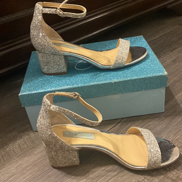 Jayce Betsey Johnson wedding heels - Picture 4 of 4